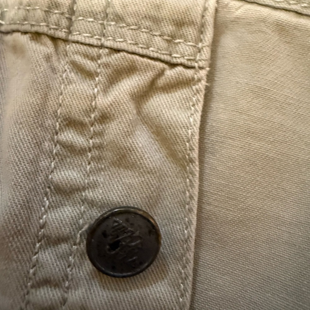 Vintage Levi’s Light Tan Button-Up Shirt size L - Picture 8 of 8